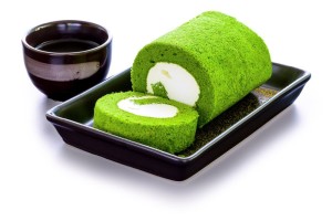 Biskuitrolle mit Matcha